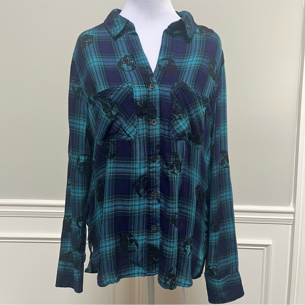 Rock & Republic Blue and Green Plaid Button-Down With Skull Design M